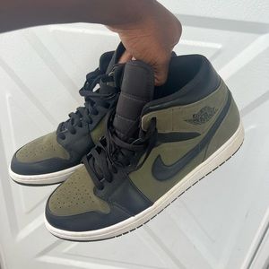 Jordan 1 Mid Olive Canvas